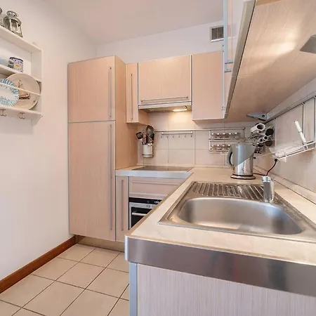 Duzy W Helskiej Villi *