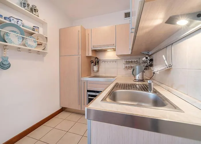 Duzy W Helskiej Villi *